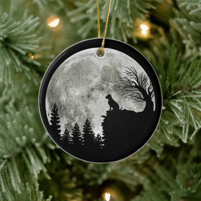 Labrador Retriever står på Mountain Halloween Julgransprydnad Keramik (Träd)