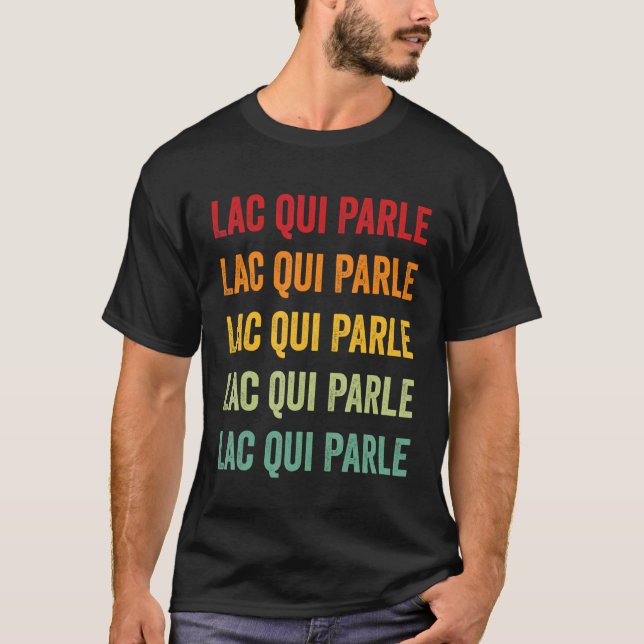 Lac qui Parle County Minnesota Rainbow Text Design T Shirt (Framsida)