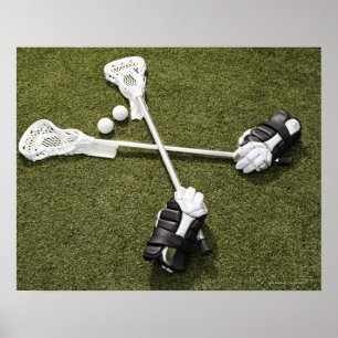 Lacrosse klibbar, handskar och bollar på poster
