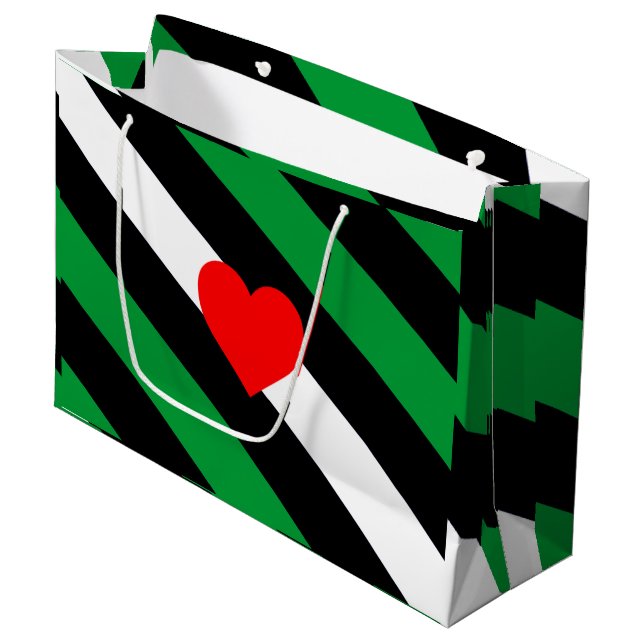Läder Boi Pride Flagga (Framsidan Vinklad)