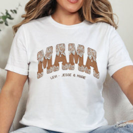 Läder n'Snöre Land Varsity Stil Mamma T-Shirt
