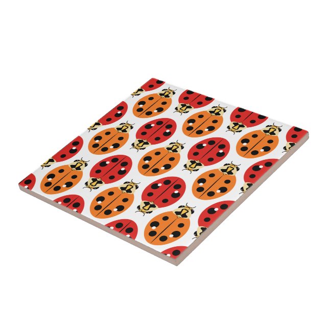 Ladybug Beetles i Orange och Red Kakelplatta (Sidan)