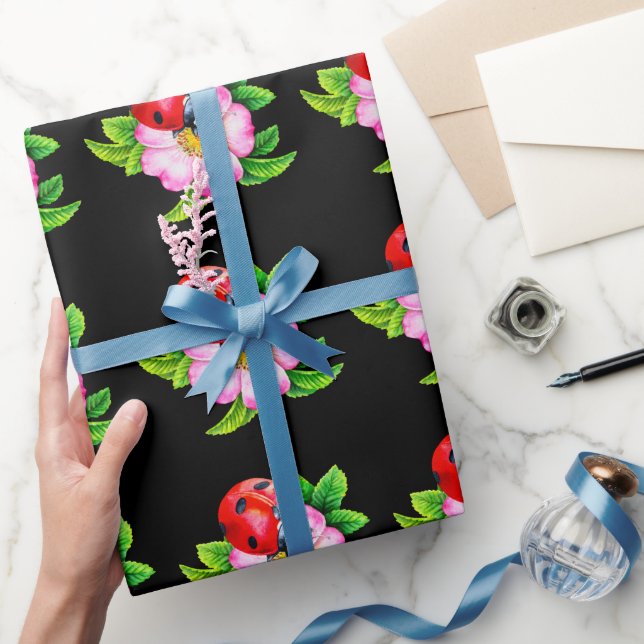 Ladybug Blommigt Black Wrapping Papper Presentpapper (Gifting)