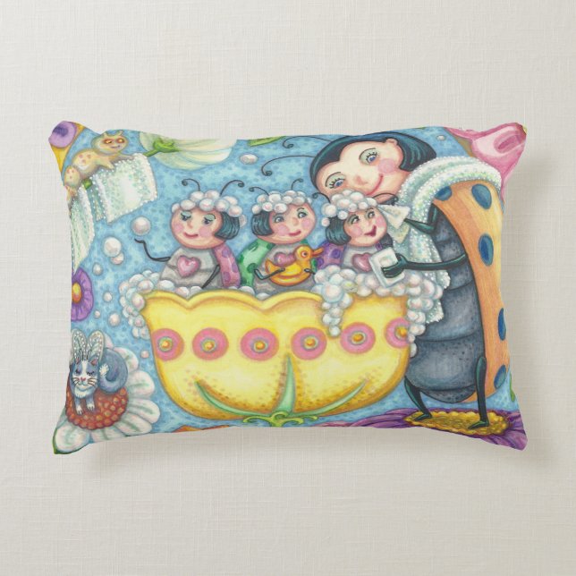 Ladybug Bubblebad LADYBUG FAMILY ACCENT PILLOW Prydnadskudde (Framsidan)