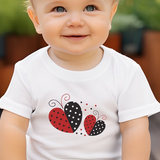Ladybug Heart söt Tee Shirt (Skapare uppladdad)