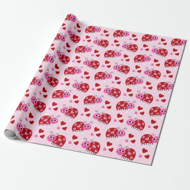 Ladybug Hearts Mönster Rosa Presentpapper (Utrullad)