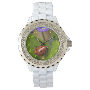 Ladybug på Sweet Violet Flowers Armbandsur