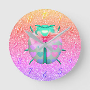 Ladybug vackra hjärtan söta glitter rund klocka