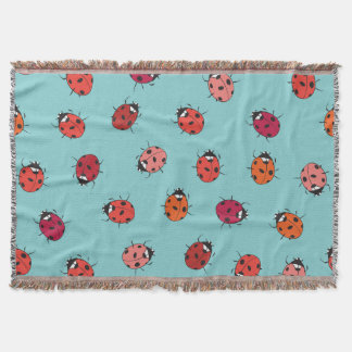 Ladybuggar, blå bakgrund, charmig skarvlös patte filt