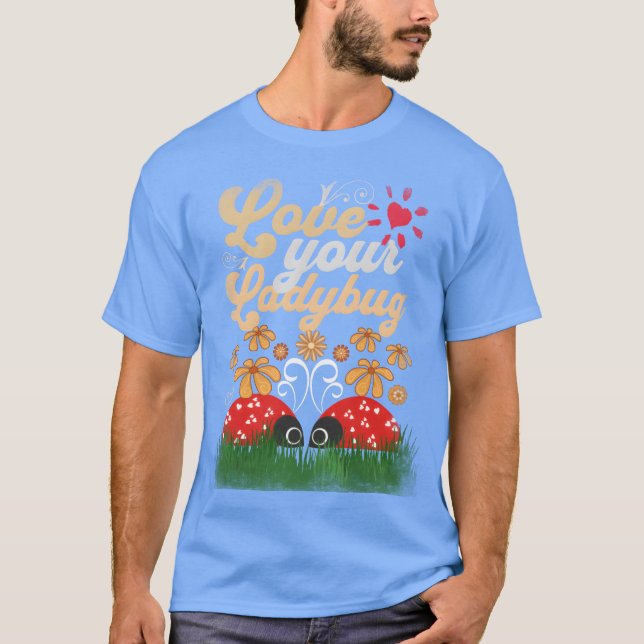 Ladybugs Älskar Dina Ladybugs Vår Blommig Kärlek v T Shirt (Framsida)
