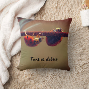 Ladybugs Balancing Personlig Kudde