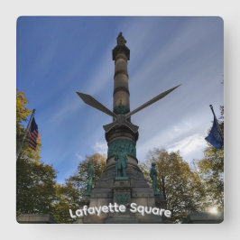 Lafayette Square Wall Clock Fyrkantig Klocka