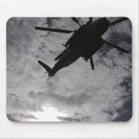 Låg vinkel vy av CH-53E