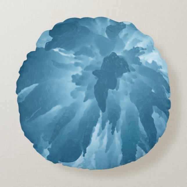 Låg vinkel vy av stalaktiter rund kudde (Framsidan)