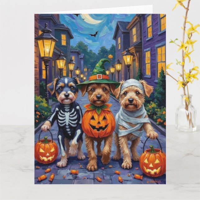 Lågchenhundar som går runt på halloweenfirande med kort (Gul blomma)