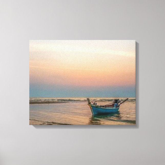 Lågdäcksbåt på båset vid solnedgång med flera stor canvastryck (Framsida)