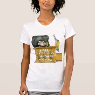 Lagen om Attraktion som alltid arbetar vid sjötran T-shirt