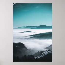 Lager av kullar, dimma och träd poster