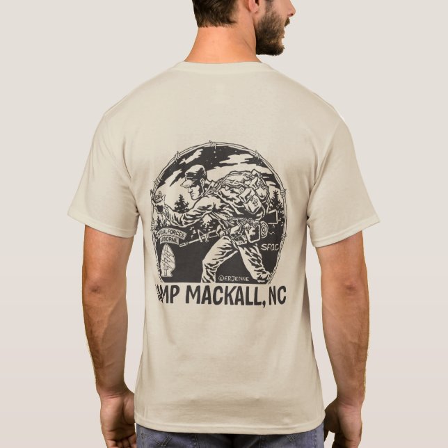 "Läger tillbaka Mackall" - den långa fliken - T Shirt (Baksida)