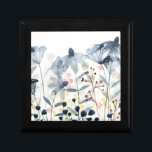 Lagerträdgårdar - Vattenfärgslådor Minnesask<br><div class="desc">Lagerträdgårdar II av Grace Popp. En trädgård med vattenfärgade blommor i första hand grå och blå färger.</div>