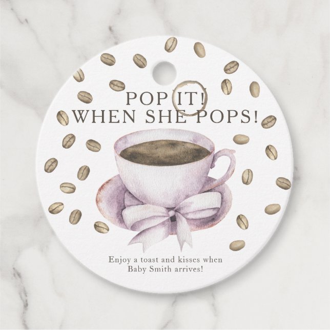 Lägg av när hon poppar! Kaffelbabydusch Gåvor Etiketter (Framsida)