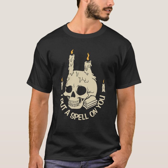 Lägg en spell på dig Skull & ljus Halloween T Shirt (Framsida)