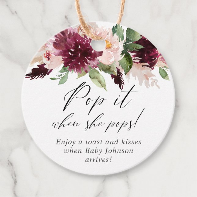 Lägg på när hon poppar  rosa blommigt gåvor etiketter (Framsida)