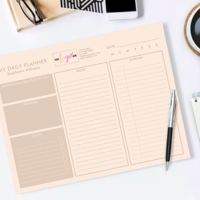 Lägg till Anpassningsbar Logotyp Modern Beige Unda Anteckningsblock (Skapare uppladdad)