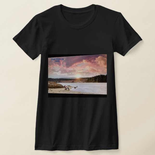 LÄGG TILL DIG LOGOTYP OCH TEXT HÄR T-Shirt (Laydown)