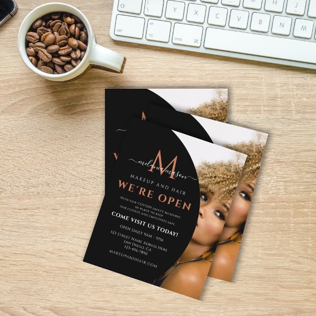 Lägg till din egen bild Elegant modern svart Flygblad (Skapare uppladdad)