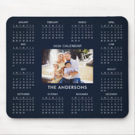 Lägg till din egen familjefoto 2026 Kalender | Musmatta