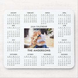 Lägg till din egen familjefoto 2026 Kalender | Musmatta