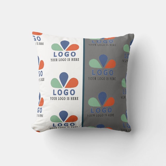 LÄGG TILL DIN EGEN LOGOTYP. DEKORATIV KUDDE (Framsida)