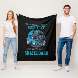 Lägg till din egen text underskatta aldrig - Skate Fleecefilt