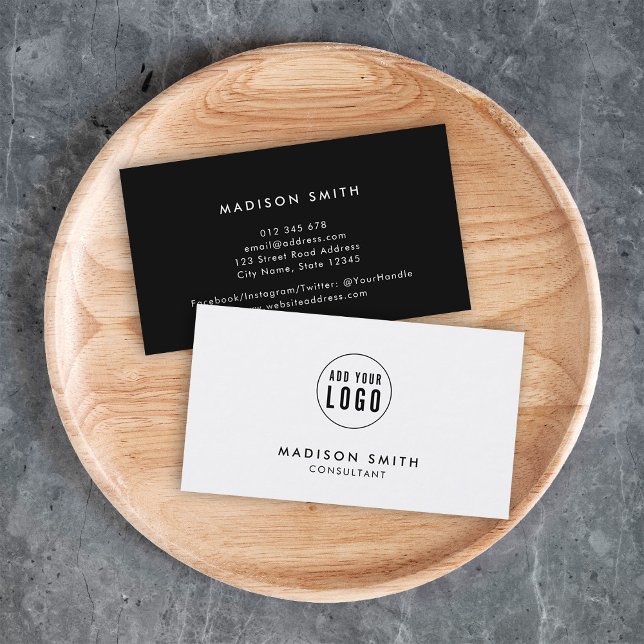 Lägg till din Logotyp till enkelt minimalistiskt r Visitkort (Skapare uppladdad)