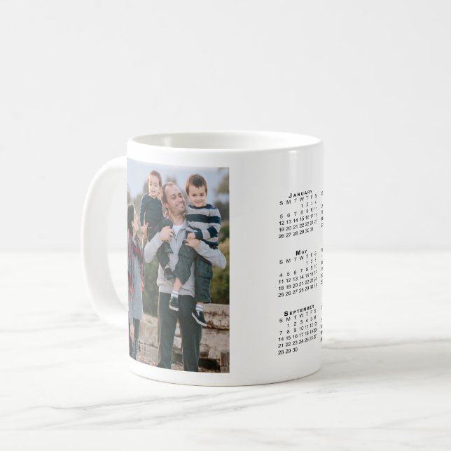 Lägg till din Photo Anpassningsbar 2025-kalender Kaffemugg (Framsida vänster)