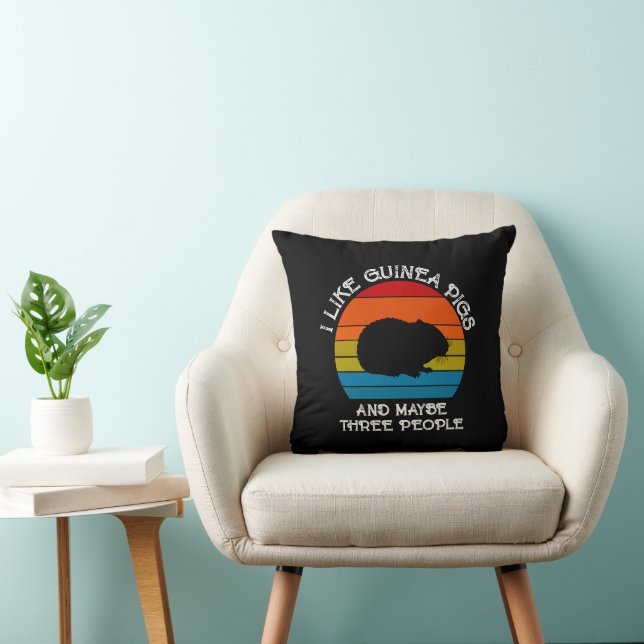 Lägg till din text, Guinea Gris på Red Blue Sunset Kudde (Stol)