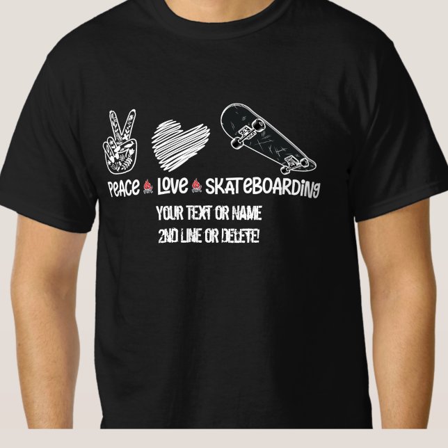 Lägg till din text Namn, fredskateboarding i Kärle T Shirt (Skapare uppladdad)