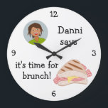 Lägg till ditt foto: "Dags för Brunch" Stor Klocka<br><div class="desc">Lägg till ett foto till den här baconsmörgåsen med den tematiska väggklockan för att göra en rolig, personlig gåva till den som alltid har munchier eller rum för att klämma ihop ett extra-mellanmål mellan frukost och lunch. Det är enkelt att lägga till en namn och den andra texten kan också...</div>
