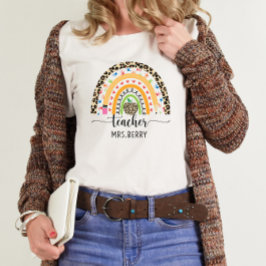 Lägg till ditt namn i Modern Rainbow Teacher T Shirt