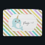 Lägg till Namn Personlig Narwhal Rainbow Guld Glit iPad Mini Skydd<br><div class="desc">En smärtsam narval i ett hav av regnbåge i färger och guld glitter i rand,  personlig för den lyckosamma mottagaren.</div>