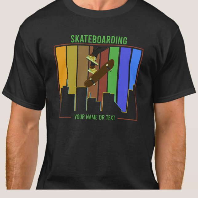 Lägg till Namn-textskateboarding på stadsscen T Shirt (Skapare uppladdad)