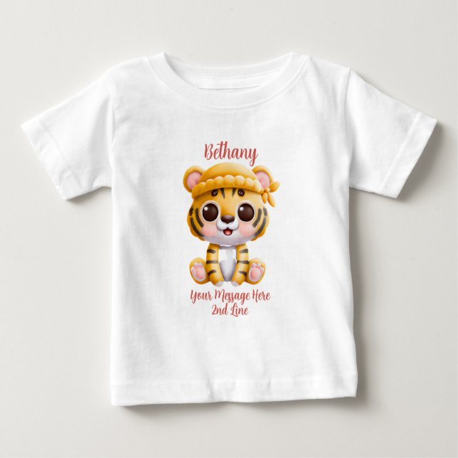 Lägg till namntext, baby tiger med hatt på t shirt (Framsida)