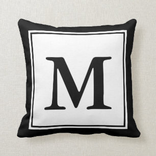 Lägg till svart och vit monogram kudde