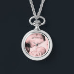 Lägg till UR Photo Silver eWatch Necklace Armbandsur<br><div class="desc">Det här dammhalsbandet i silver är redot för din egen anpassning med ett speciellt bild. Gör en perfekt till vilken kvinna som helst.</div>