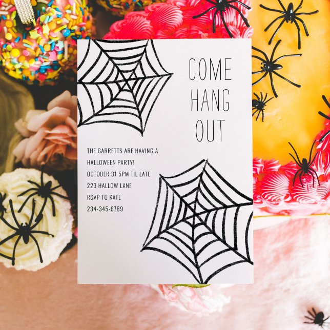 Lägg ut Spindelnätet Illustration Halloween fest Inbjudningar (Come Hang Out - Spider web illustrations Halloween party invitation.)