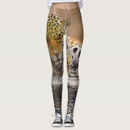 Lägga benen på ryggen för häfteCheetahtryck Leggings