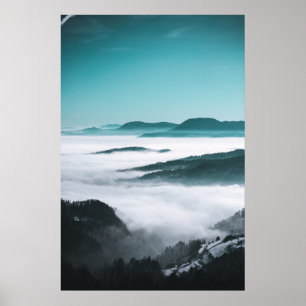 Lagrar i backe, dimma och träd poster