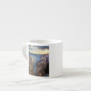 Lägre nedgångar från konstnär pekar espressomugg