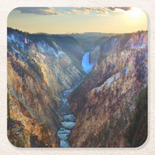 Lägre nedgångar från konstnär pekar underlägg papper kvadrat